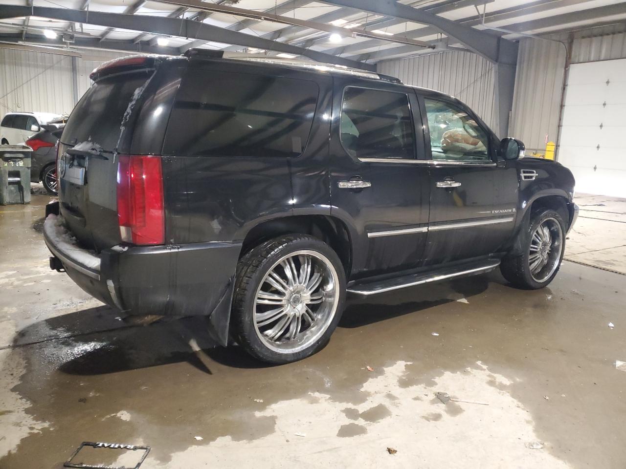 2007 Cadillac Escalade - Image 3