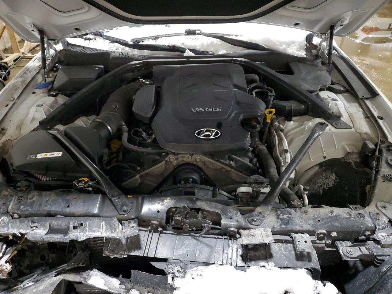 2015 Hyundai Genesis - Image 11