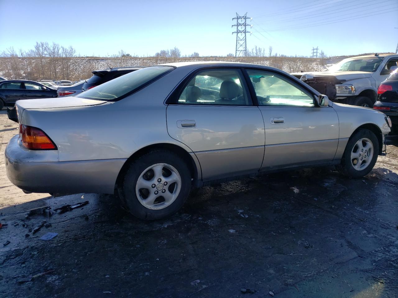 1999 Lexus ES - Image 3
