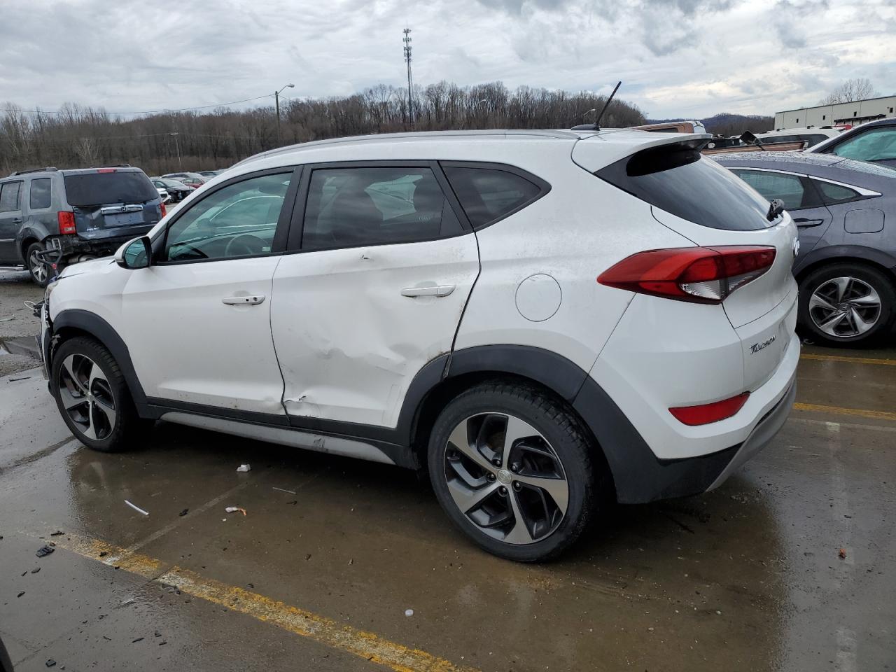 2017 Hyundai Tucson - Image 2