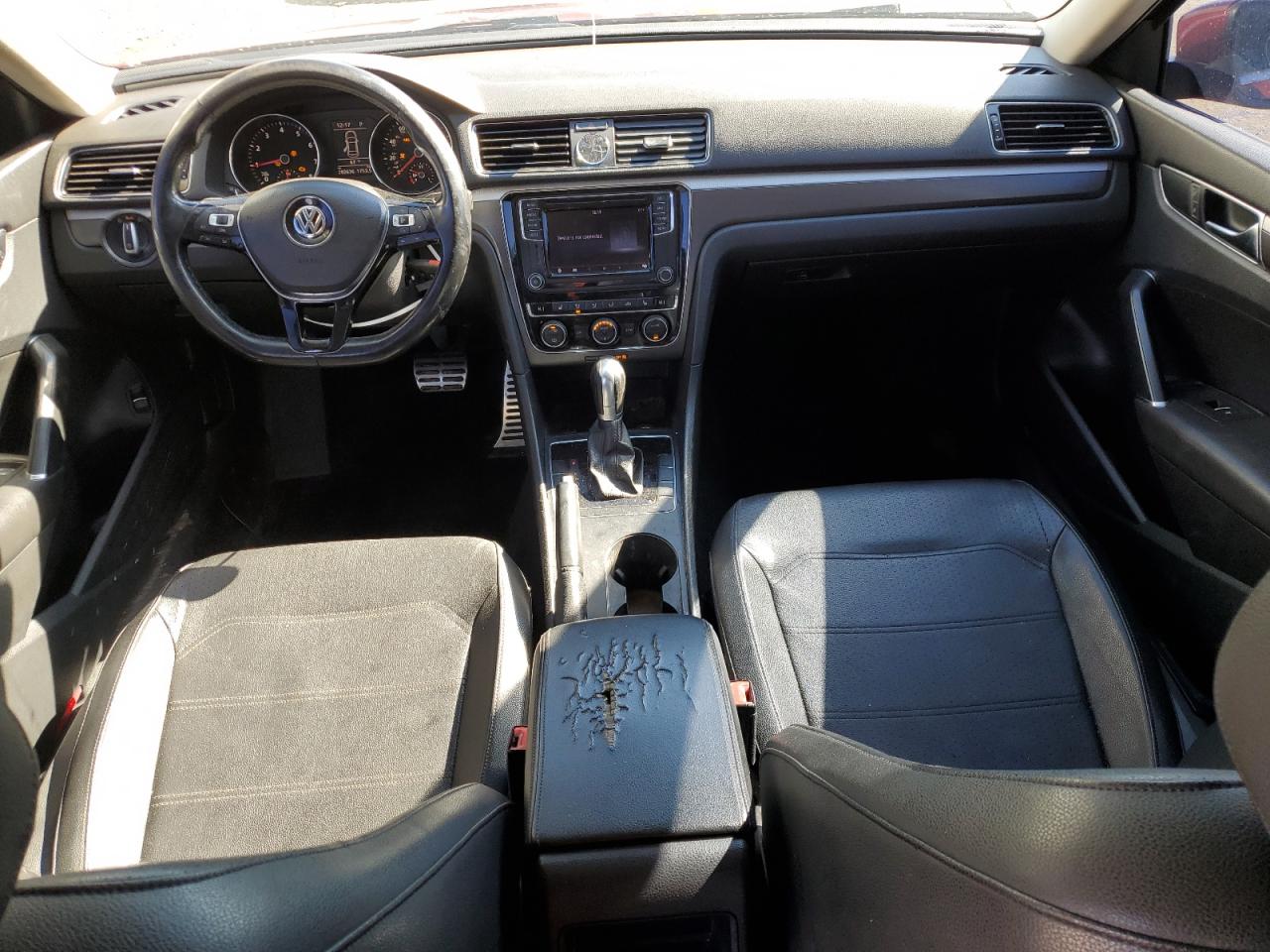 2017 Volkswagen Passat - Image 8