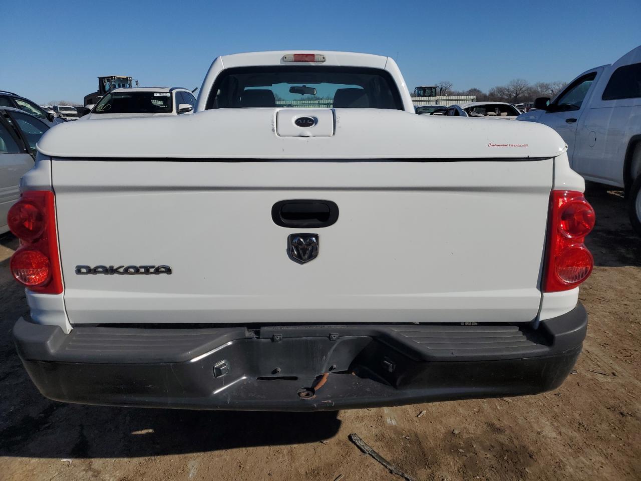 2008 Dodge Dakota - Image 6