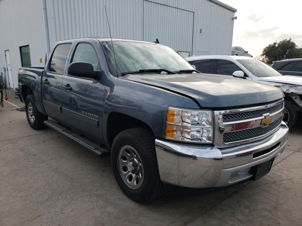 2013 Chevrolet Silverado - Image 4