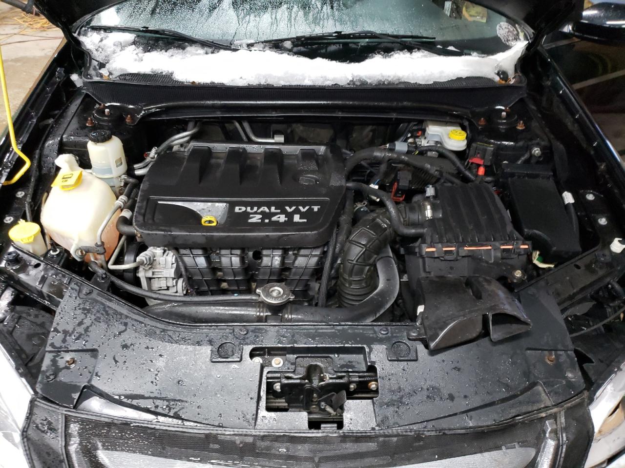 2012 Chrysler 200 - Image 11