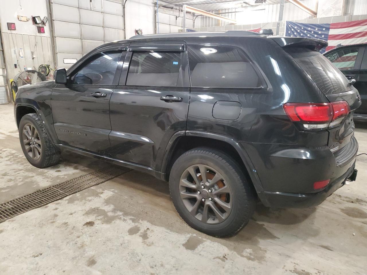 2016 Jeep Grand Cherokee - Image 2