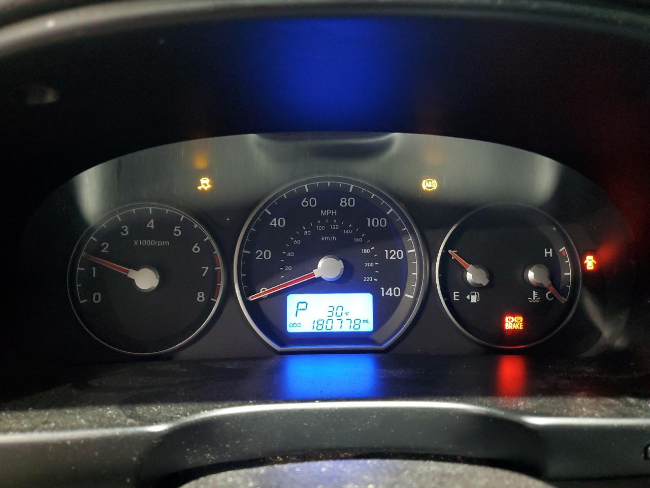2011 Hyundai Santa Fe - Image 9