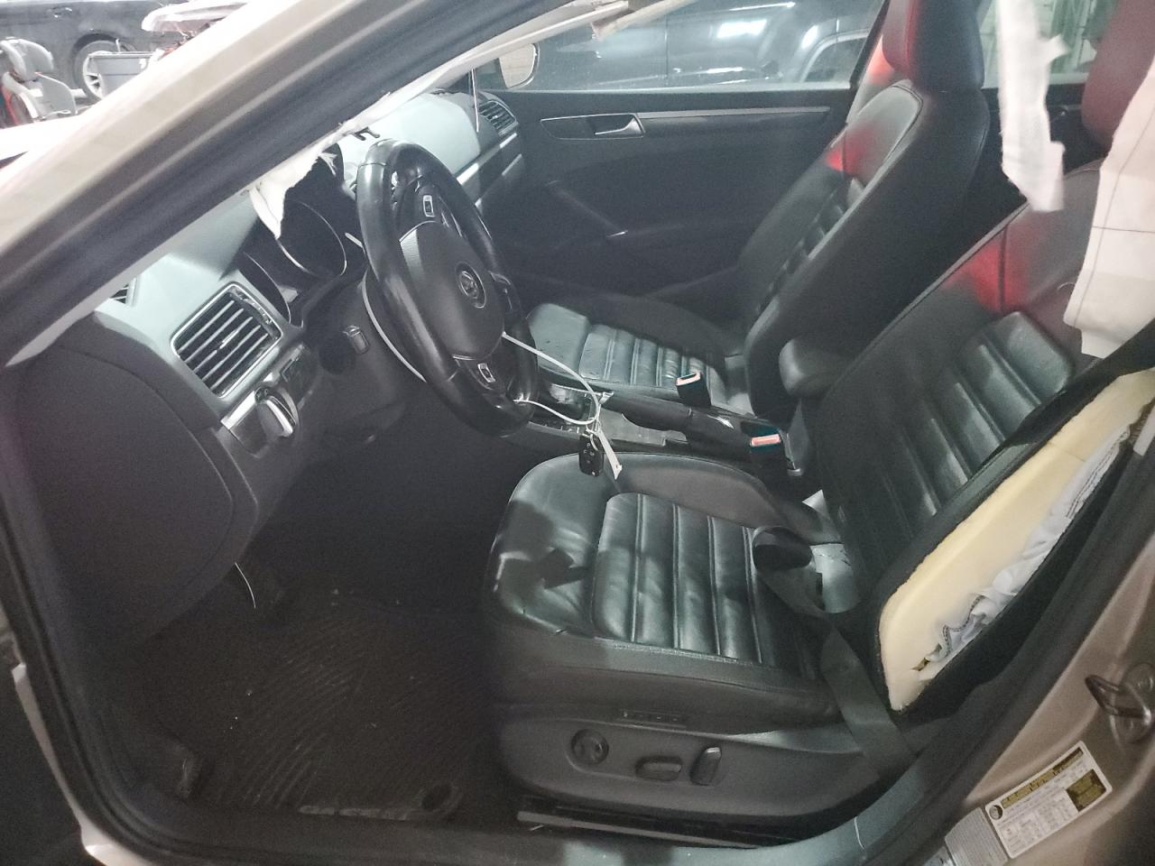 2016 Volkswagen Passat - Image 7