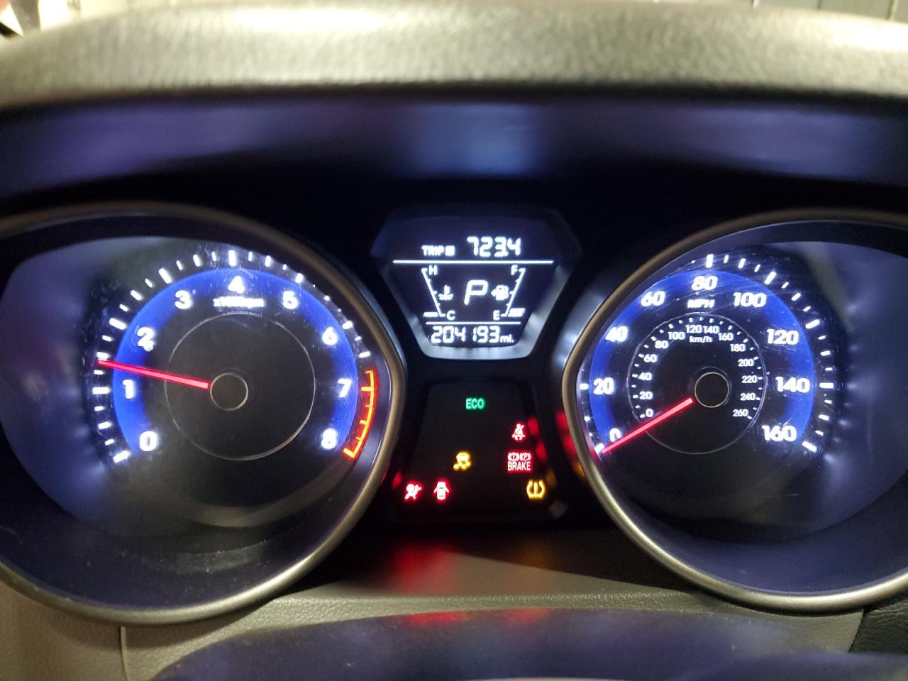 2015 Hyundai Elantra - Image 9