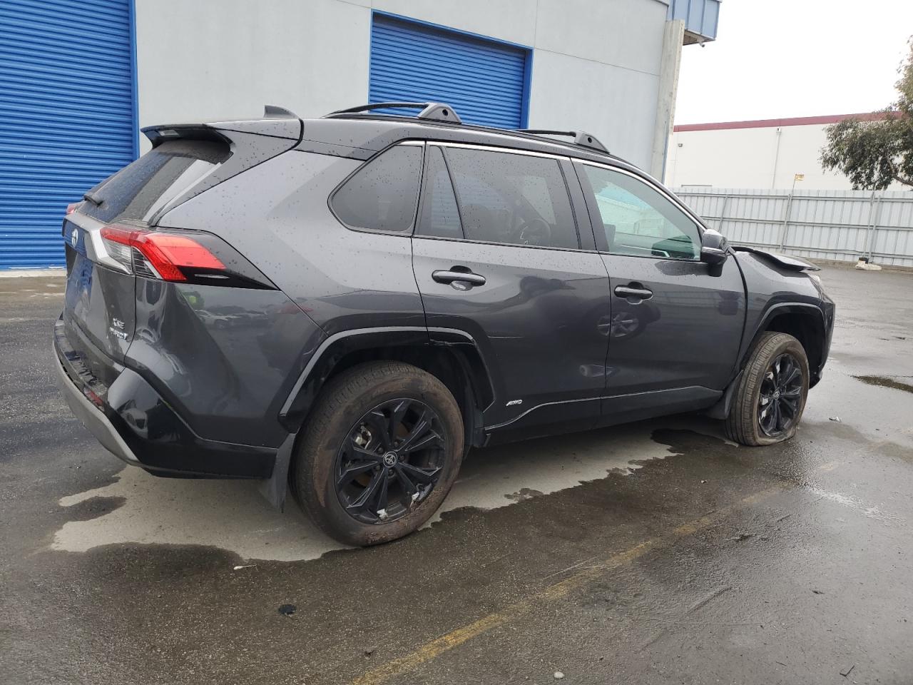 2024 Toyota RAV 4 - Image 3