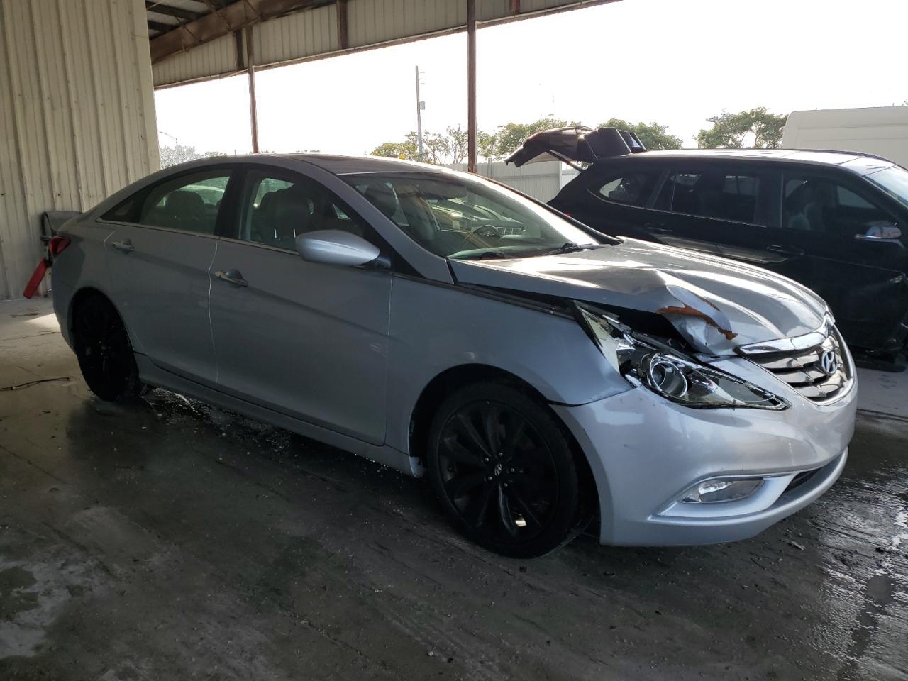 2012 Hyundai Sonata - Image 4