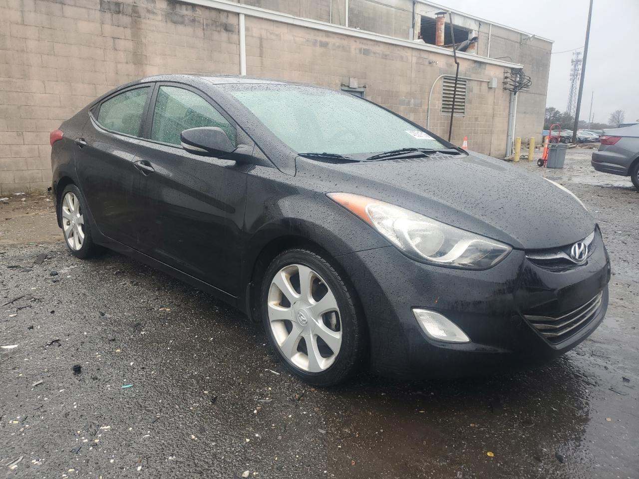 2013 Hyundai Elantra - Image 4