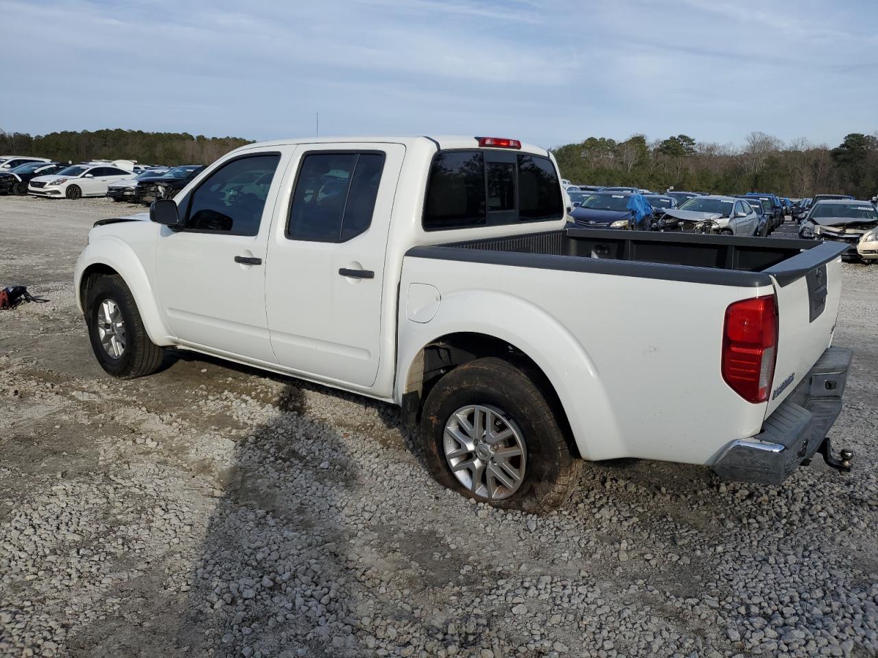 2015 Nissan Navara (Frontier) - Image 2
