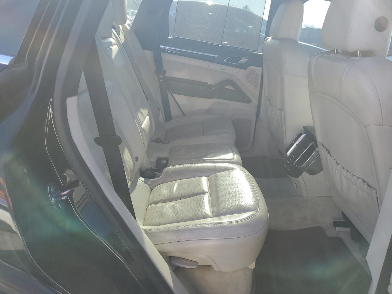 2011 Porsche Cayenne S VIN: WP1AB2A29BLA53225 Lot: 87971725