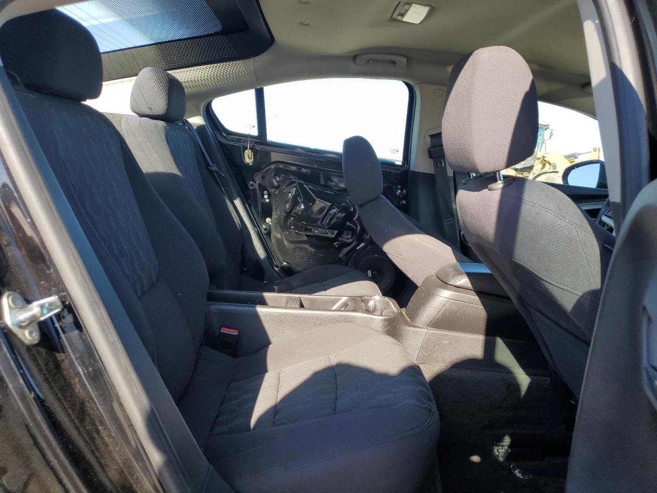 2013 Chevrolet Volt - Image 10
