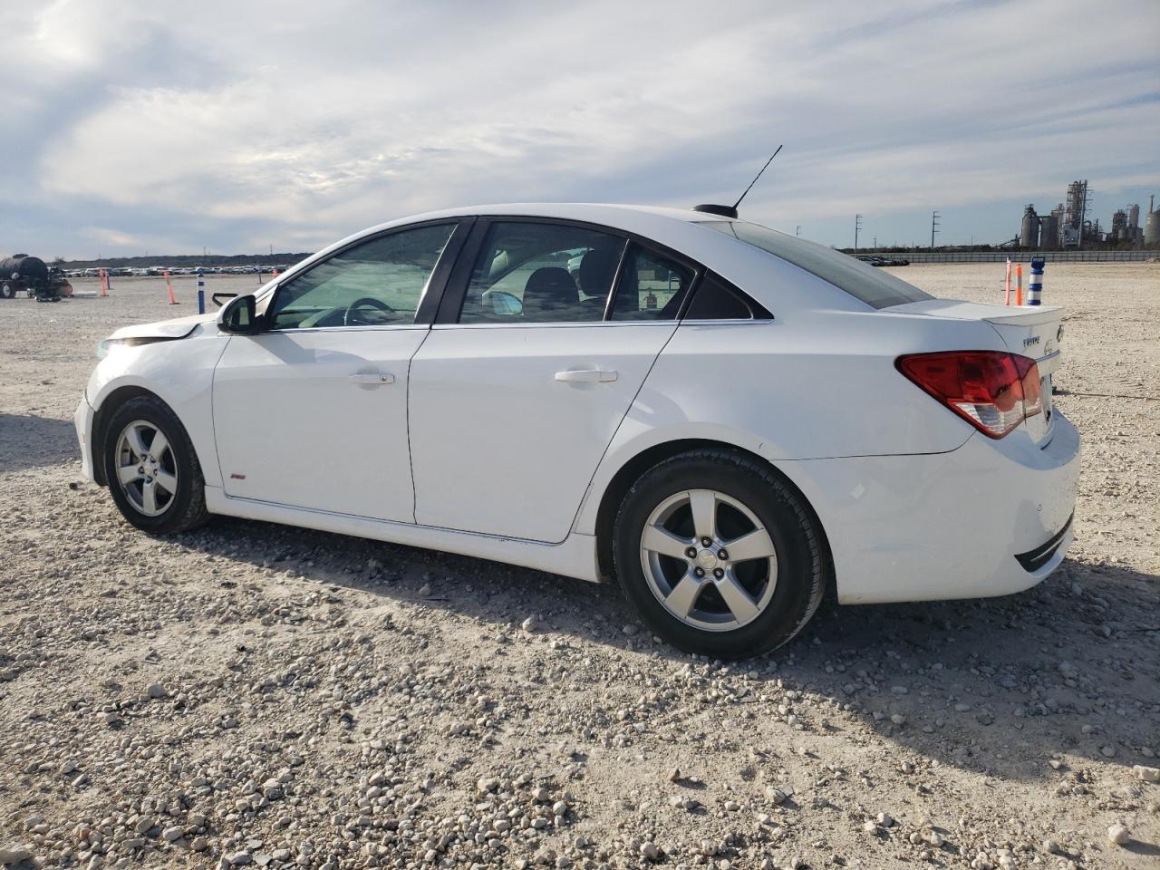 2015 Chevrolet Cruze - Image 2