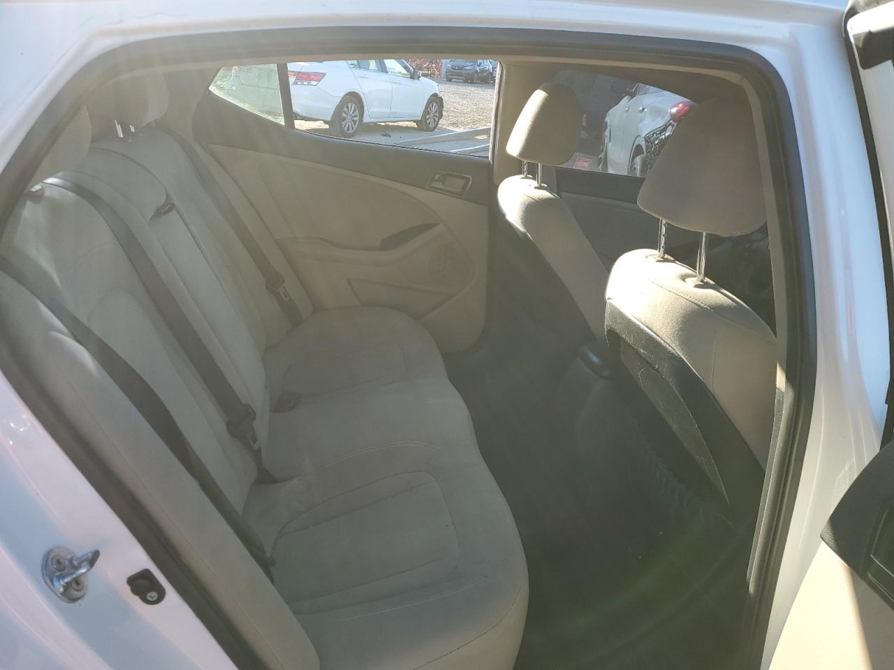 2011 Kia Optima - Image 10