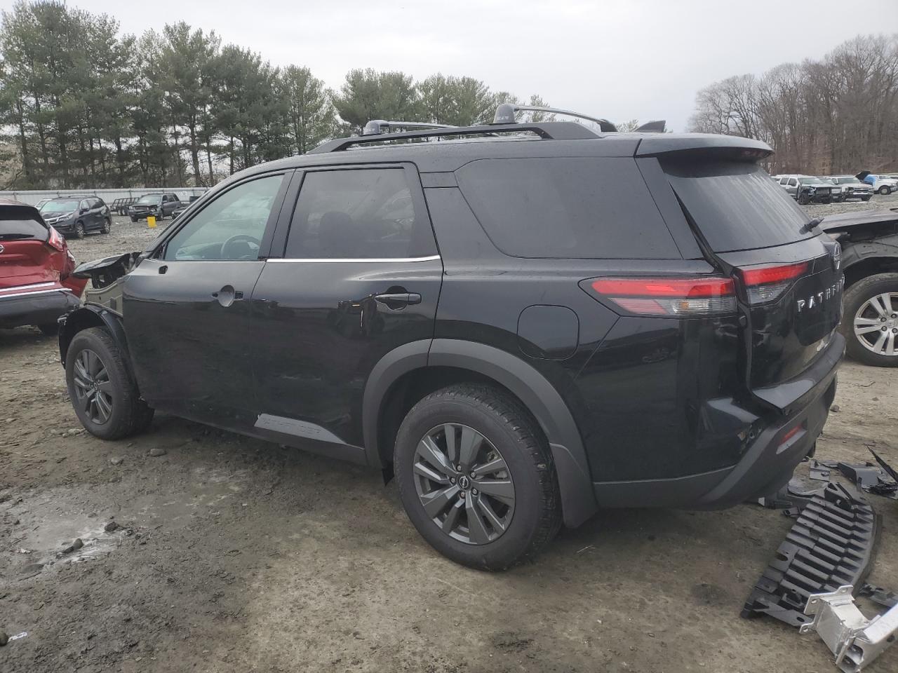 2024 Nissan Pathfinder - Image 2