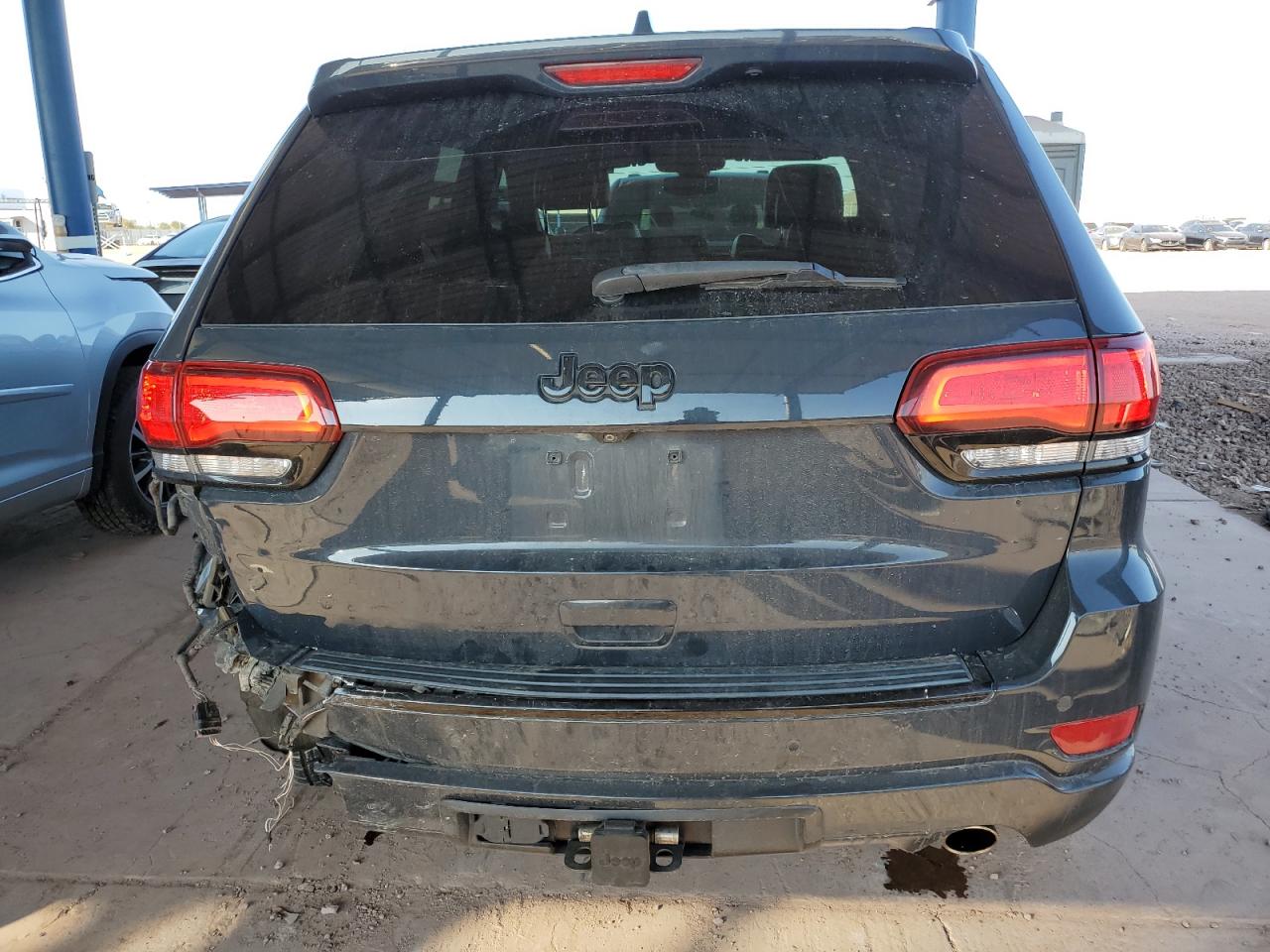 2017 Jeep Grand Cherokee - Image 6
