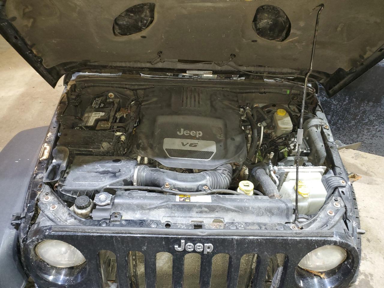 2014 Jeep Wrangler - Image 13