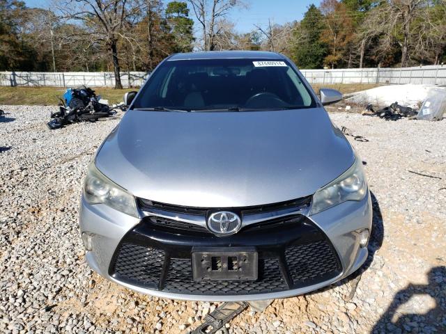  TOYOTA CAMRY 2015 Srebrny