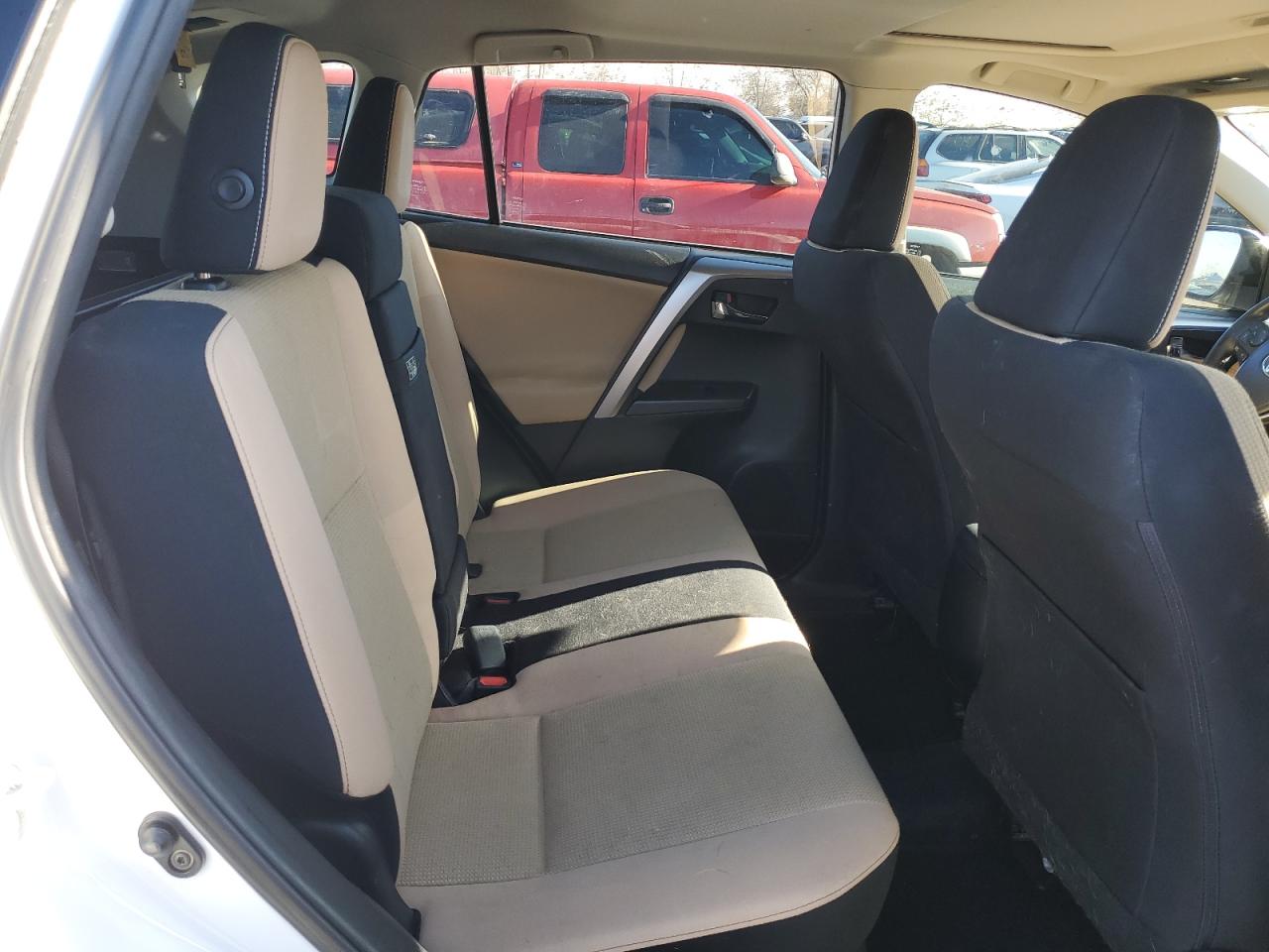 2017 Toyota RAV 4 - Image 11