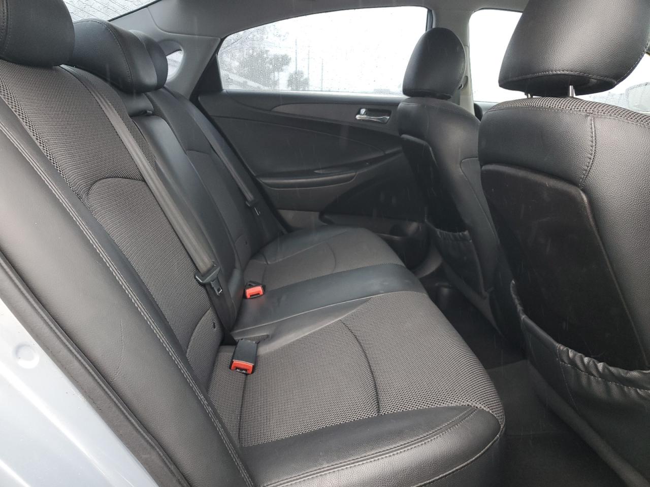 2013 Hyundai Sonata - Image 10