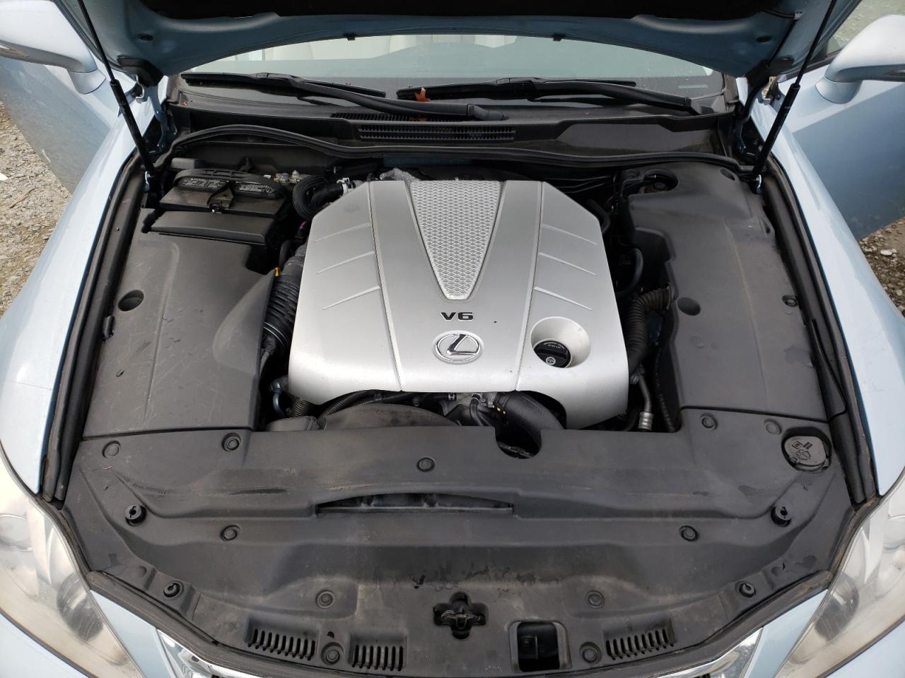 2010 Lexus IS - Image 11