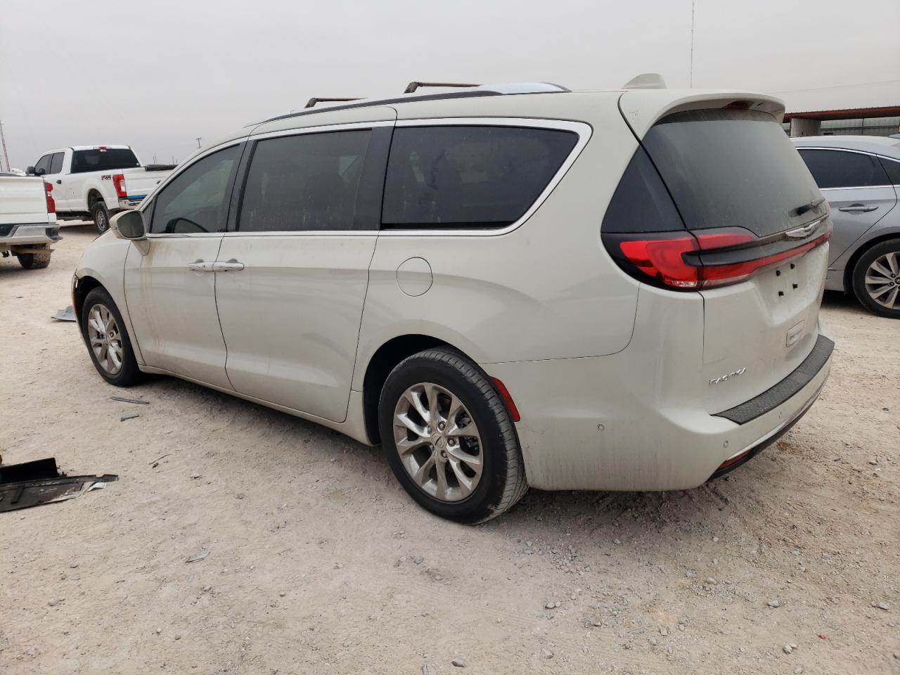 2021 Chrysler Pacifica - Image 2