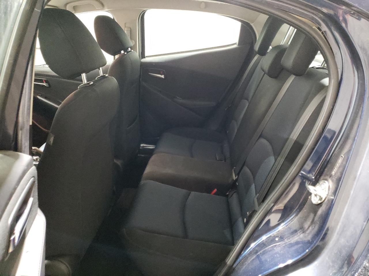 2017 Toyota Yaris - Image 10