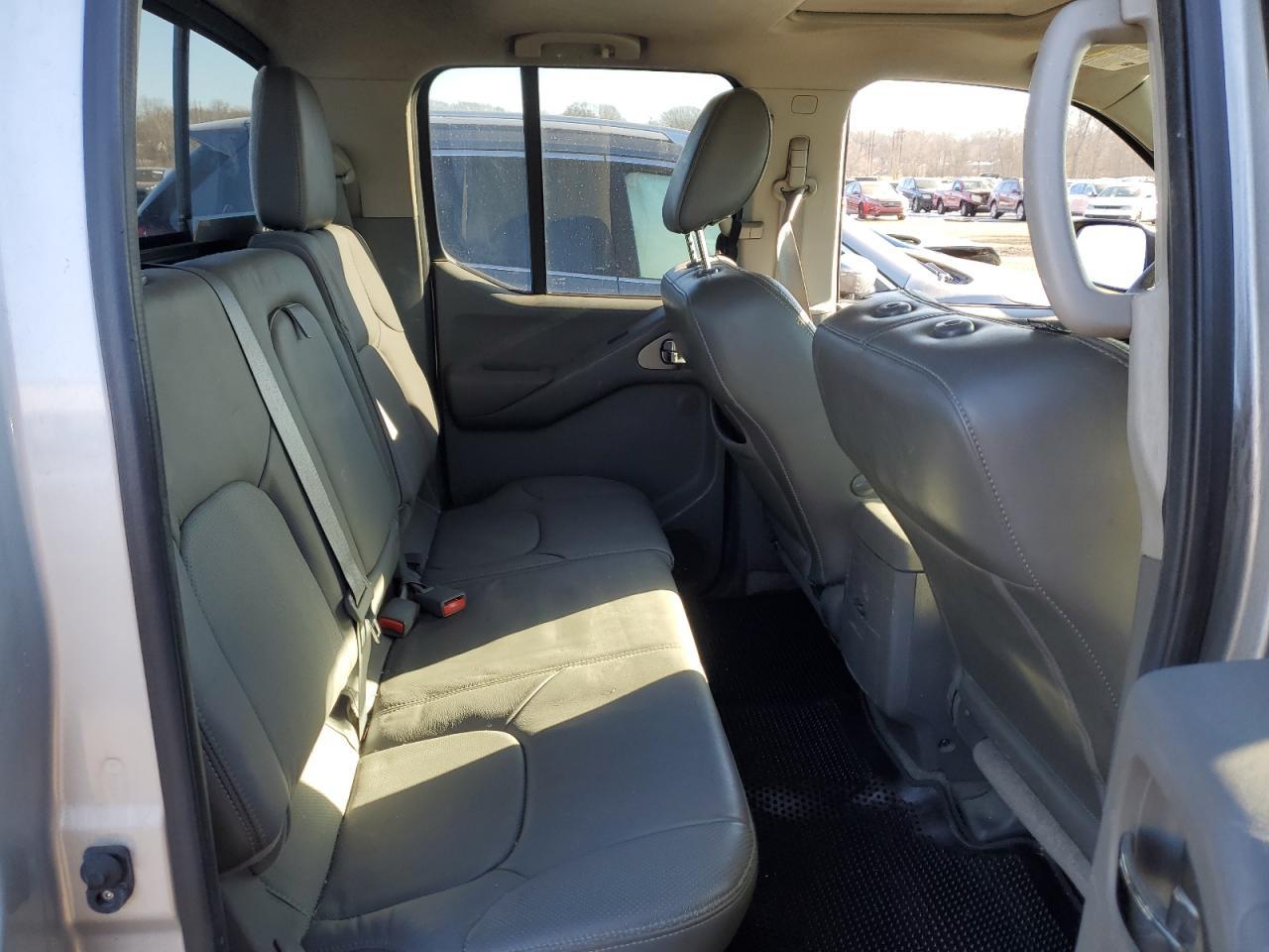 2014 Nissan Navara (Frontier) - Image 11