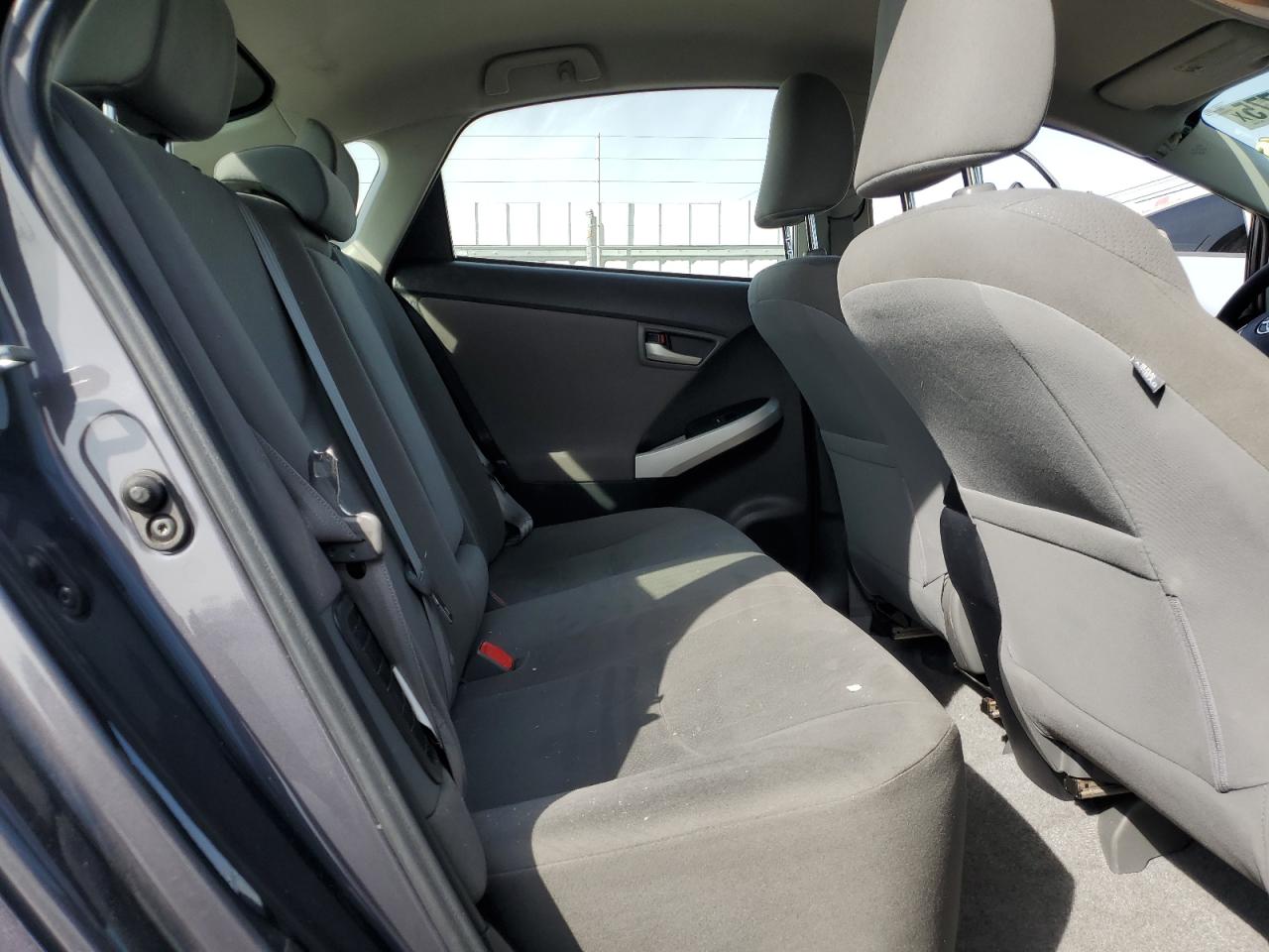 2013 Toyota Prius - Image 10