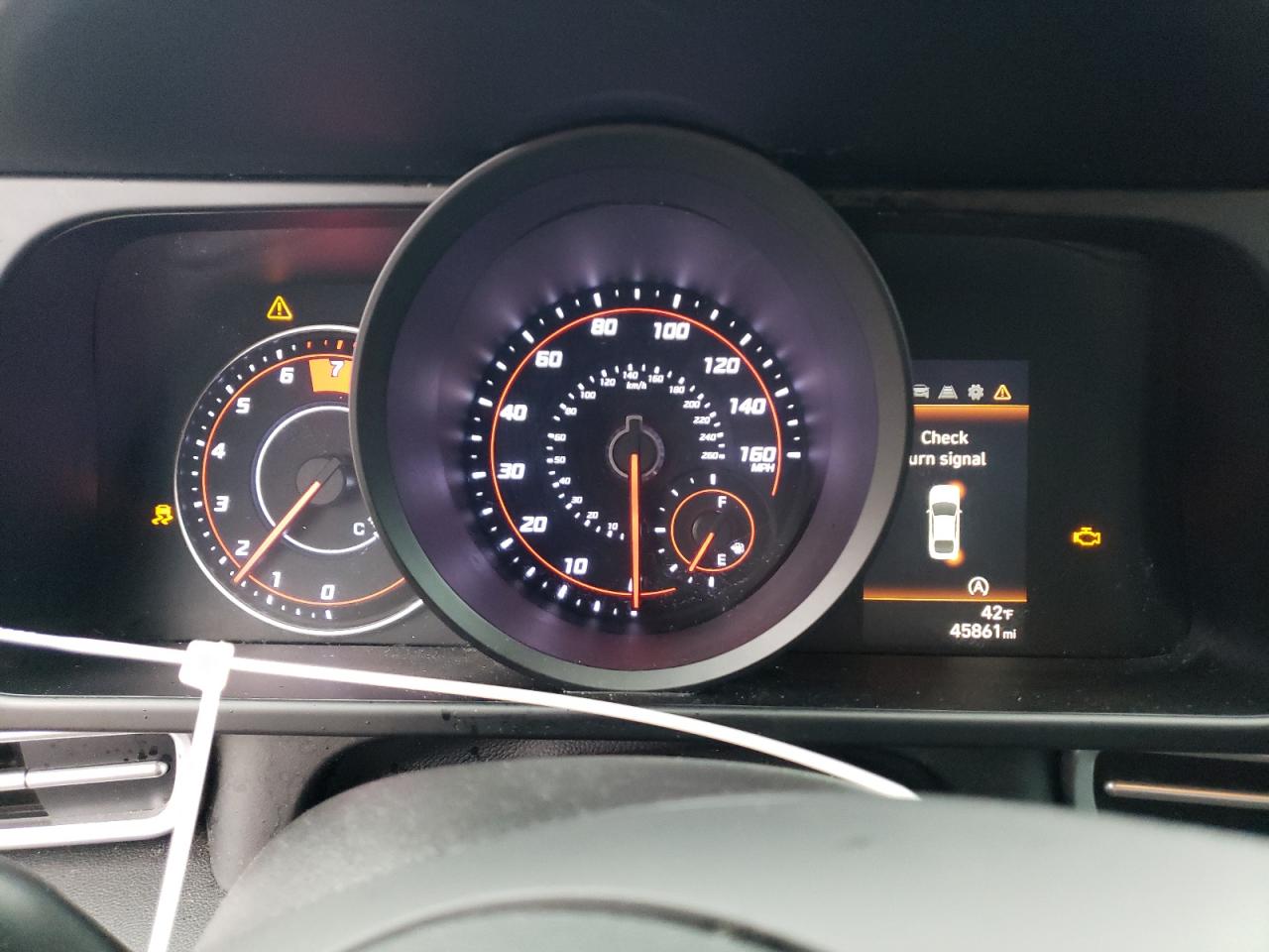 2021 Hyundai Elantra - Image 9