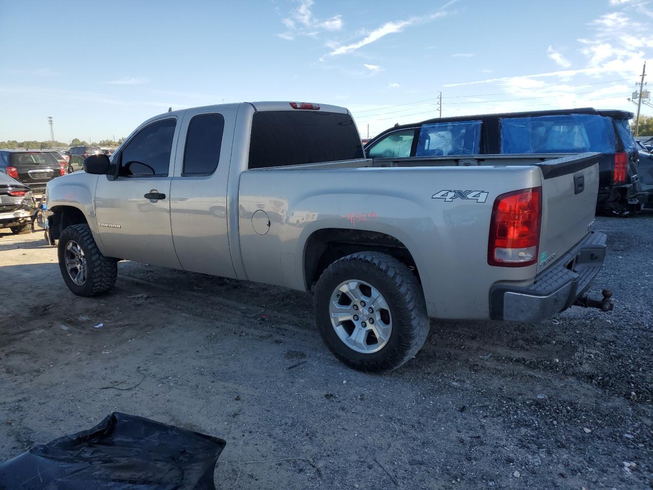 2009 GMC Sierra - Image 2