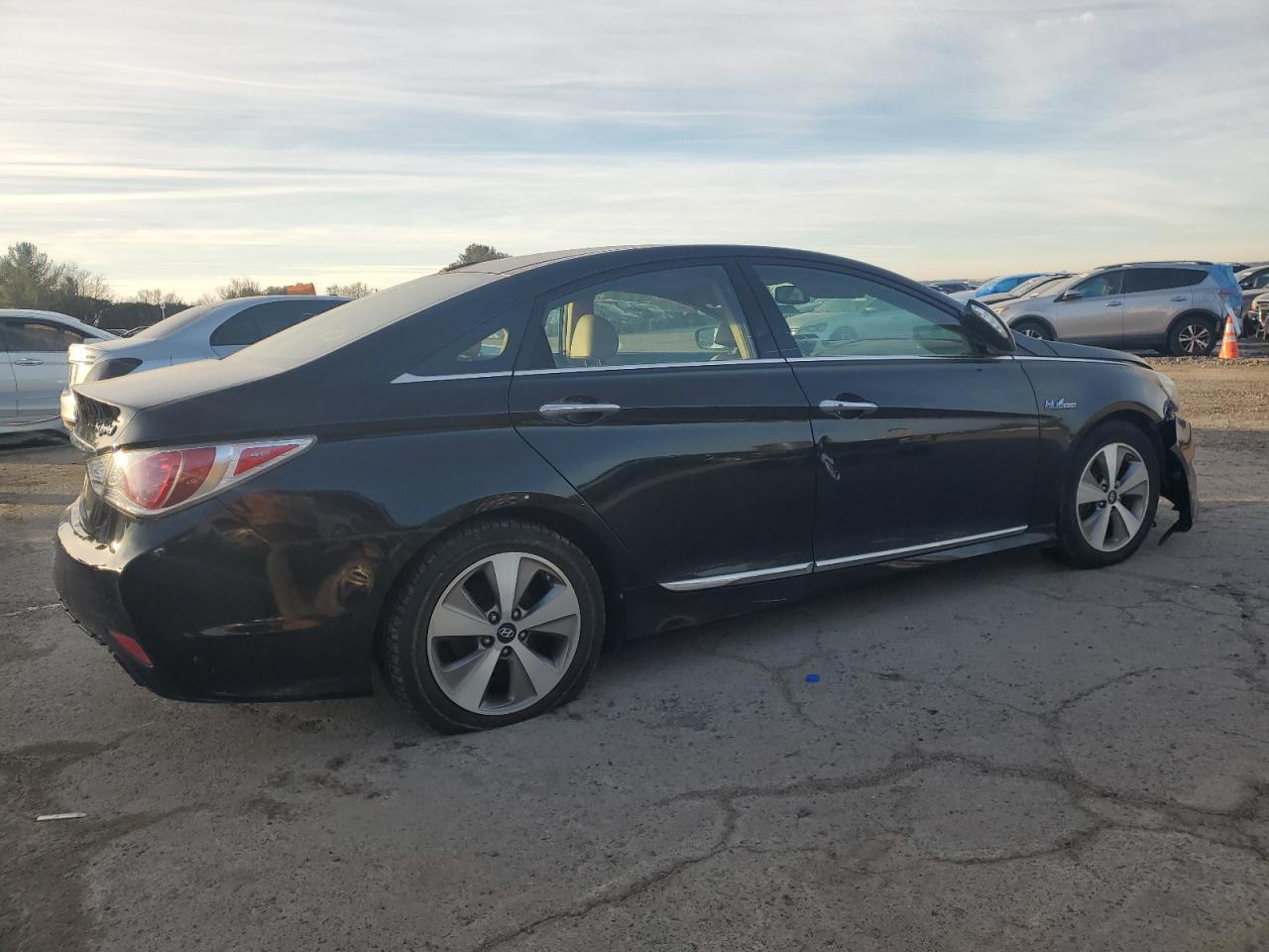 2012 Hyundai Sonata - Image 3