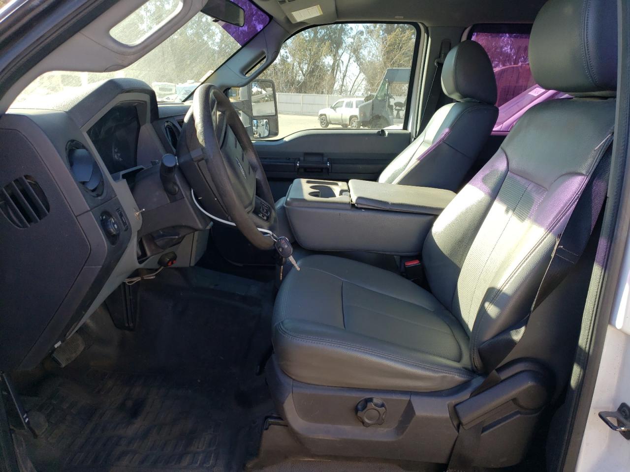 2013 Ford F550 - Image 7