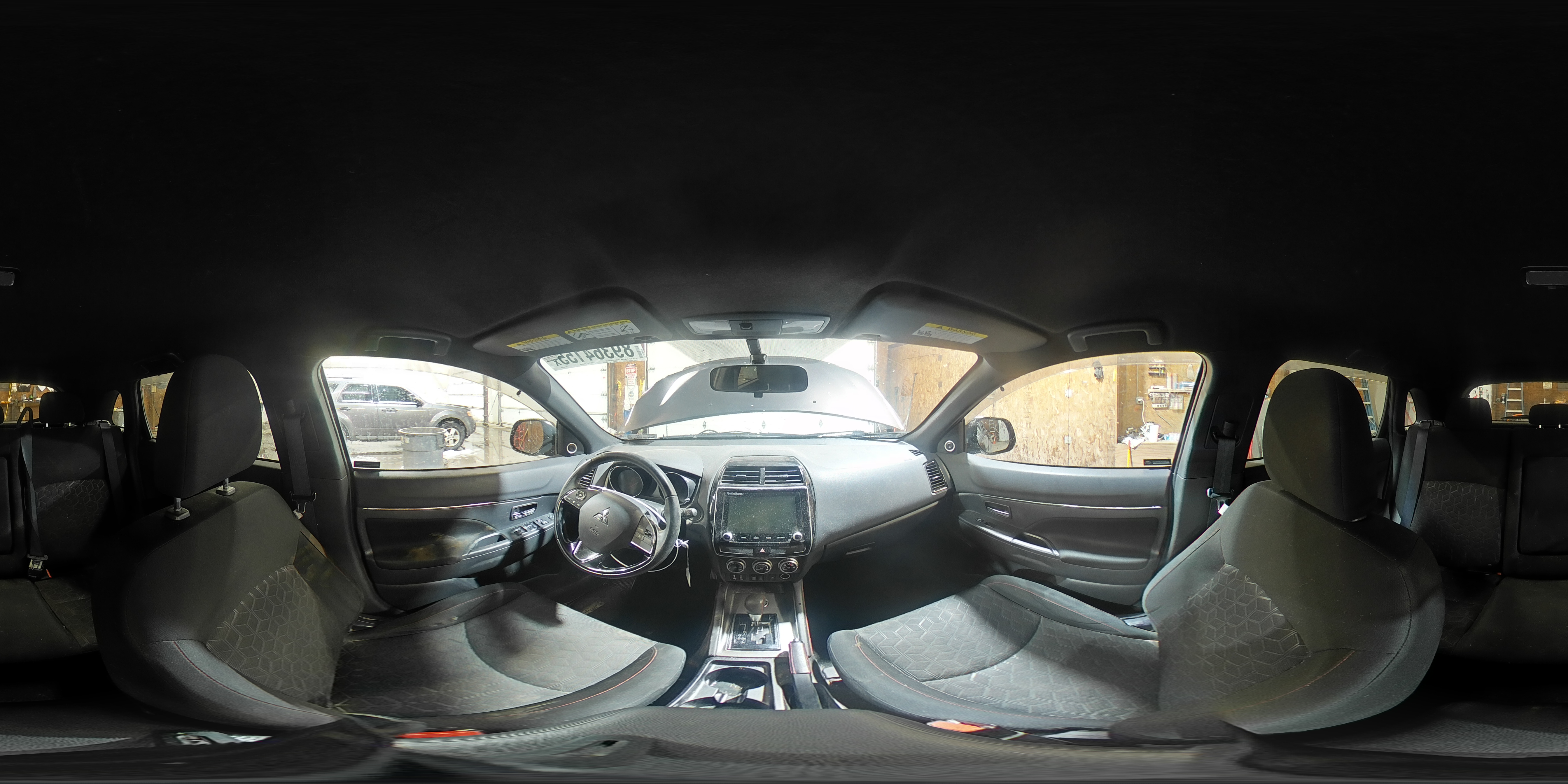 2020 Mitsubishi Outlander - Image 16