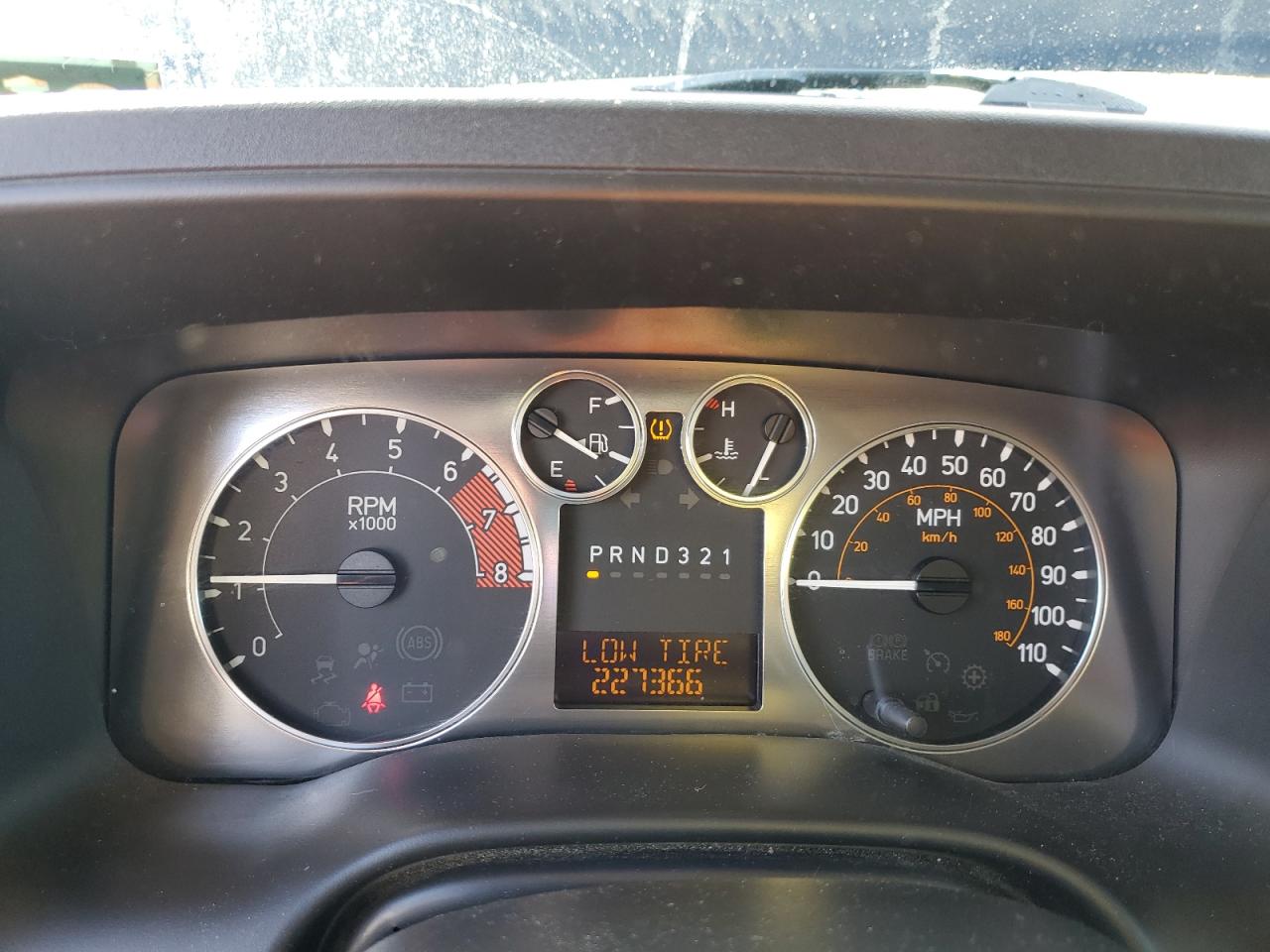 2007 Hummer H3 - Image 9