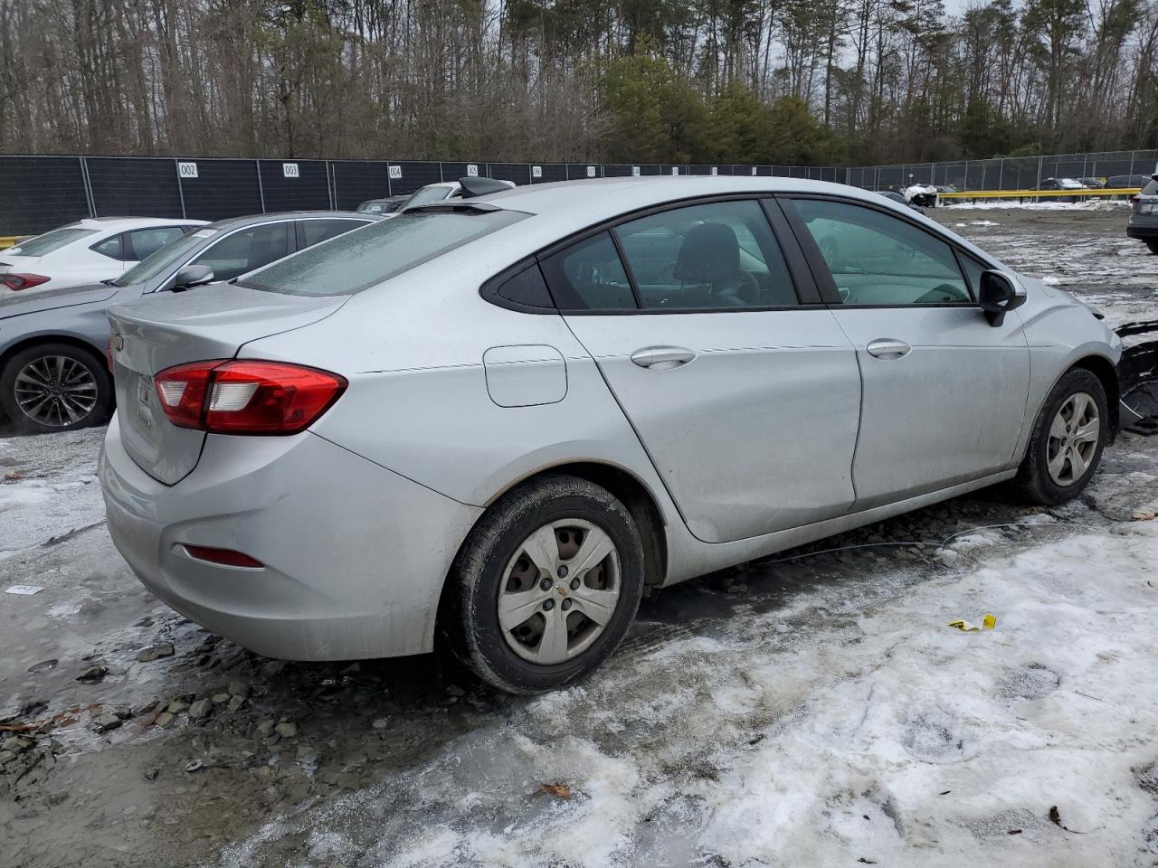 2018 Chevrolet Cruze - Image 3