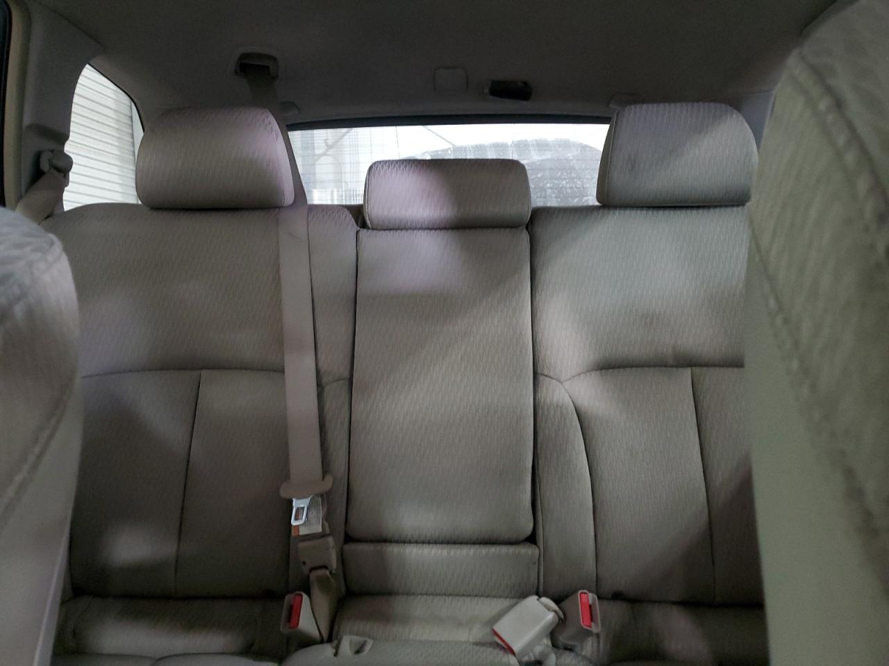 2011 Subaru Outback - Image 10