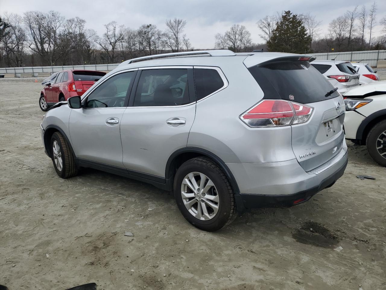 2015 Nissan Rogue - Image 2