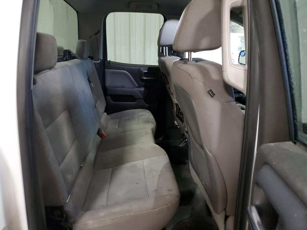 2015 Chevrolet Silverado - Image 10