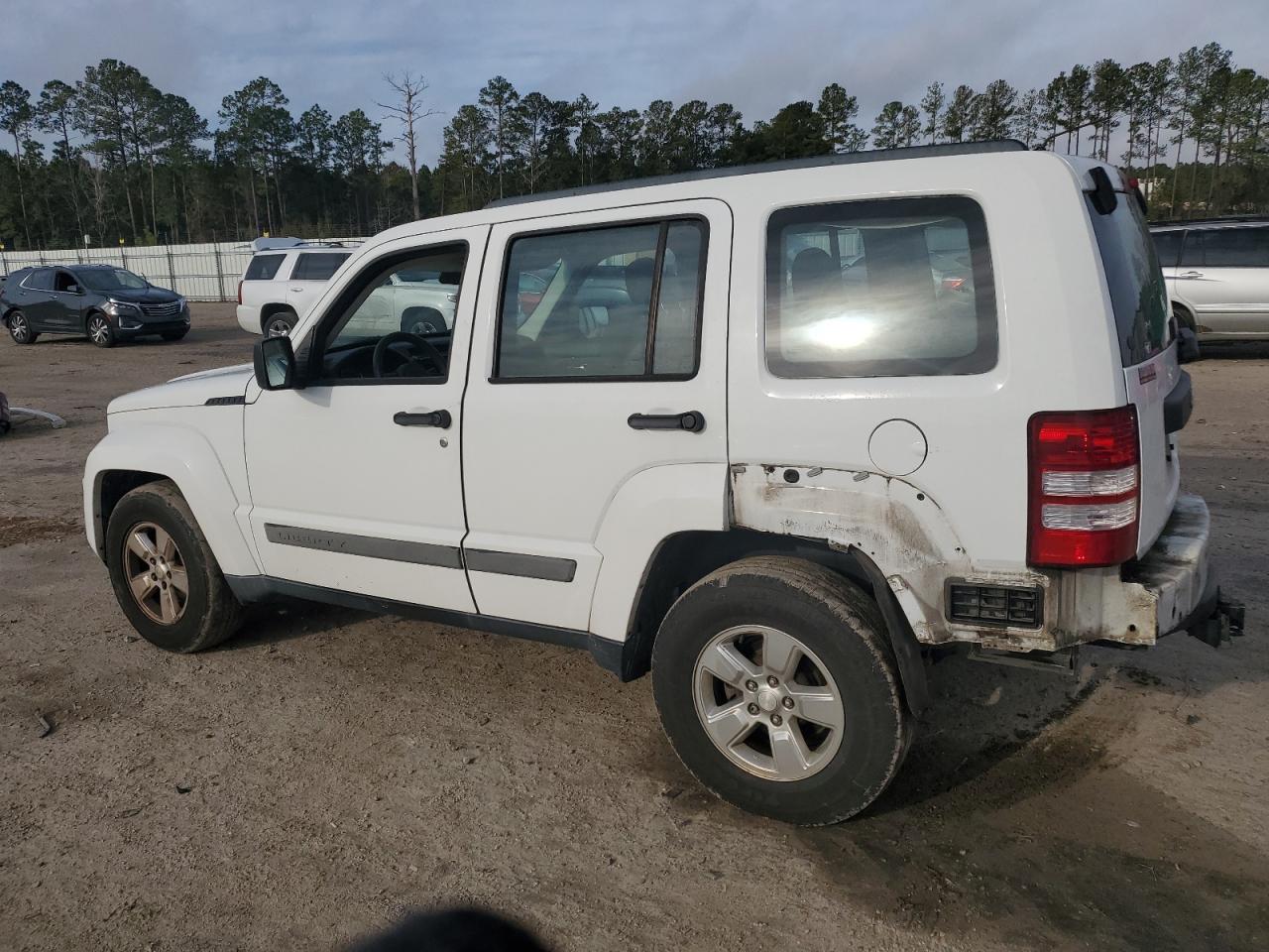 2012 Jeep Liberty (North America) - Image 2
