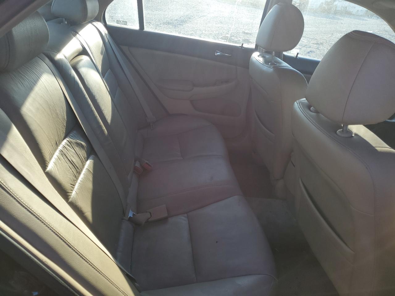 2004 Honda Accord - Image 10