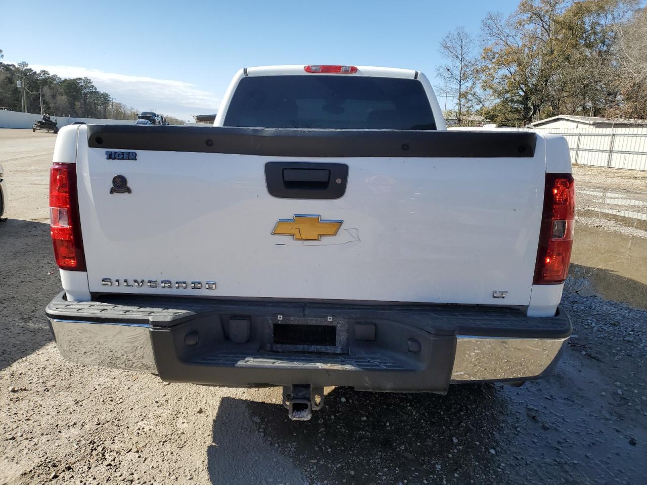 2013 Chevrolet Silverado - Image 6