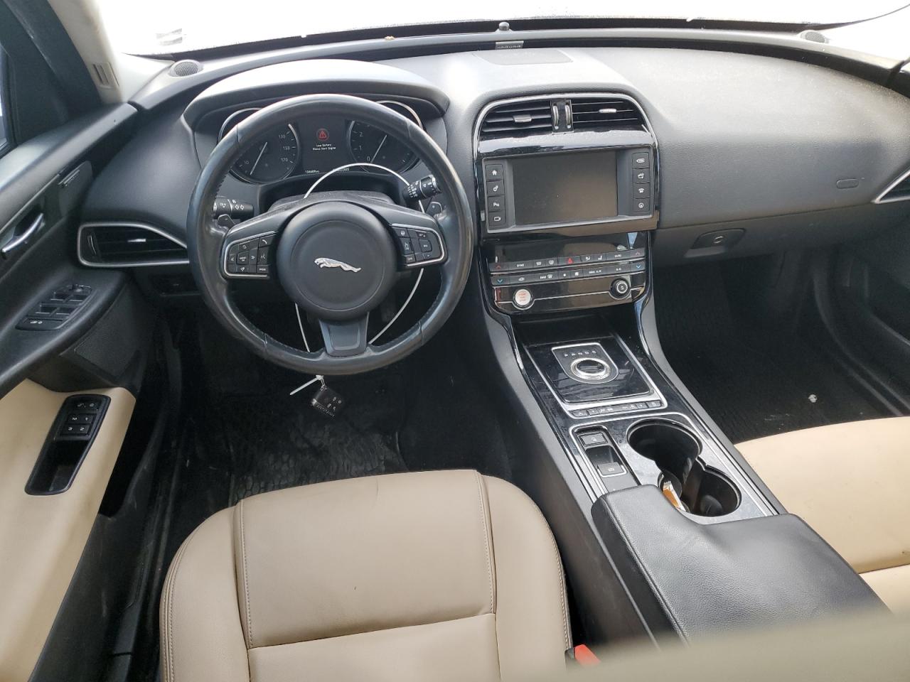 2017 Jaguar XE - Image 8