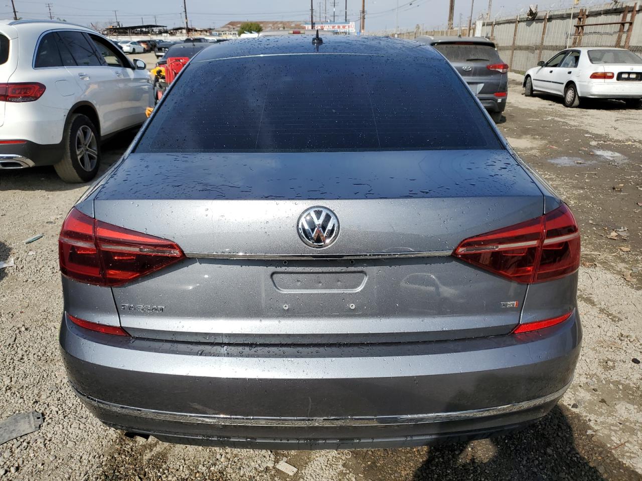 2017 Volkswagen Passat - Image 6
