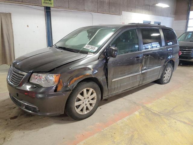 2015 Chrysler Town & Country Touring за продажба в Indianapolis, IN - Side