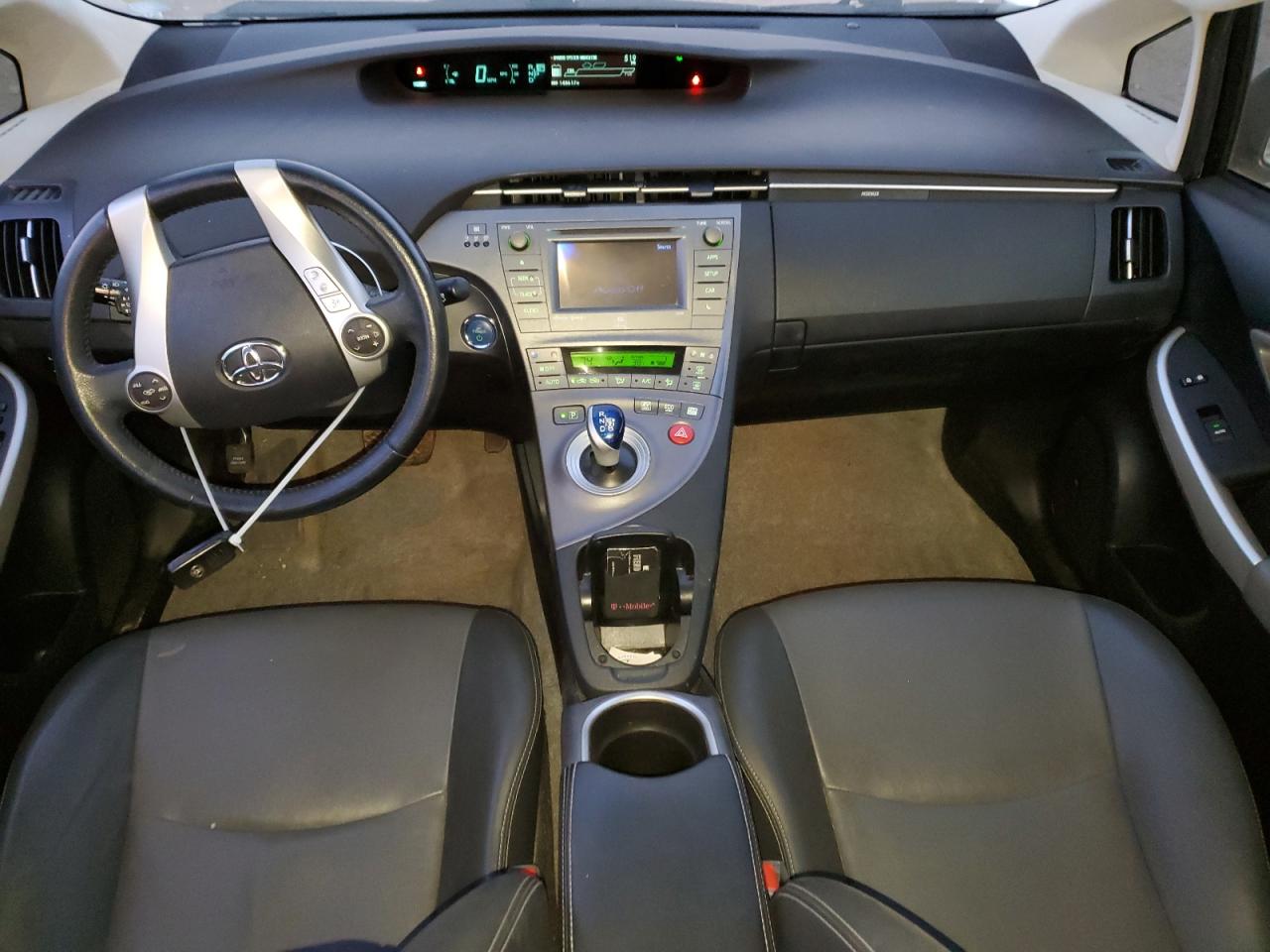 2015 Toyota Prius - Image 8