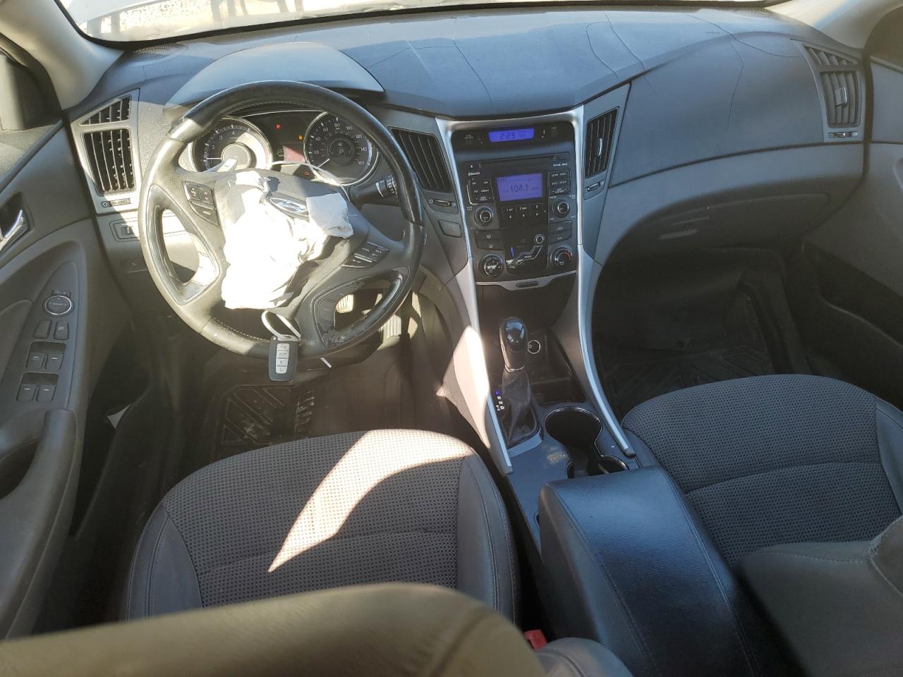 2011 Hyundai Sonata - Image 8
