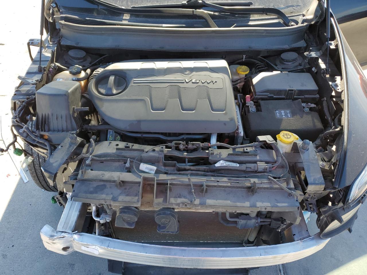 2016 Jeep Grand Cherokee - Image 12